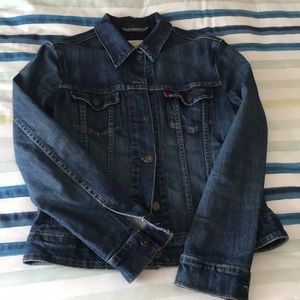 Levi’s women’s denim jacket